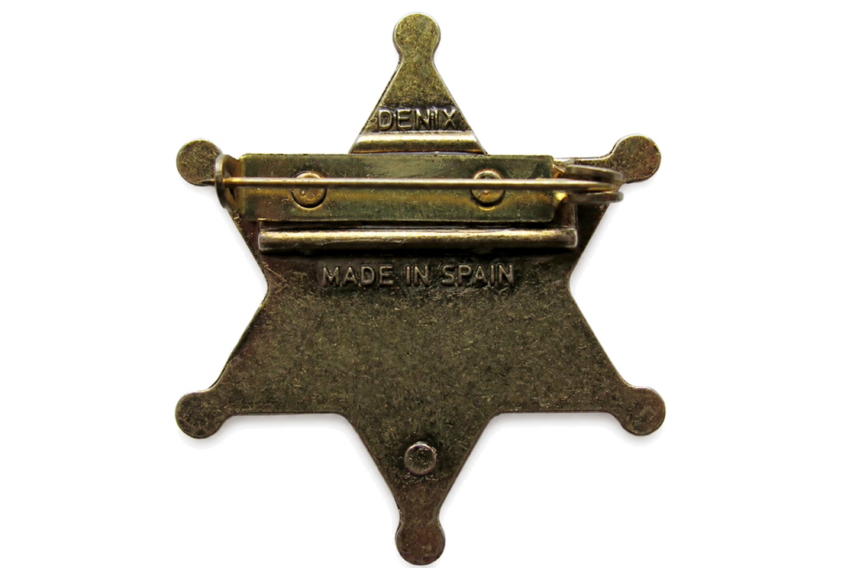 Denix 106 antiqued brass sheriff badge, rear view showing needle pin and clasp