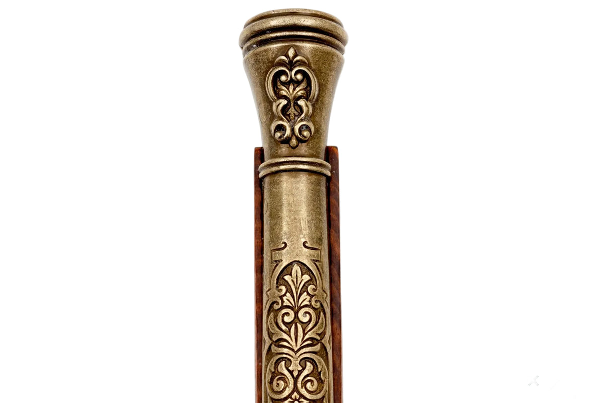 Denix 1104/L brass-finish pirate blunderbuss pistol, top muzzle engraving detail