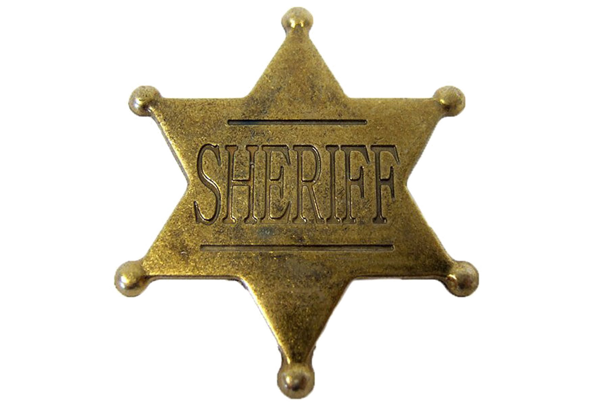 Denix 106 sheriff star badge in antiqued brass, full front view of the six-point star