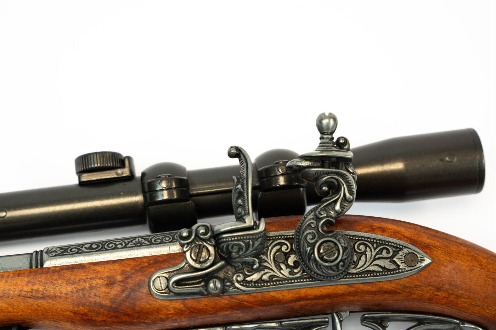 Denix 1322 replica pistol wood and metal construction detail